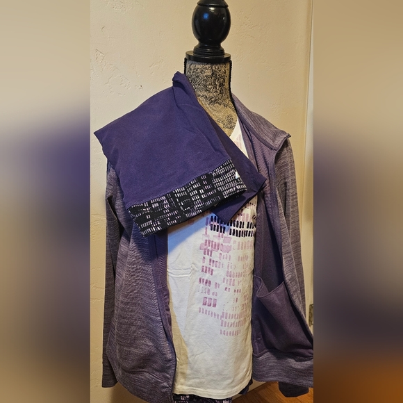 Joe Fresh 4 piece track suit - Picture 5 of 10